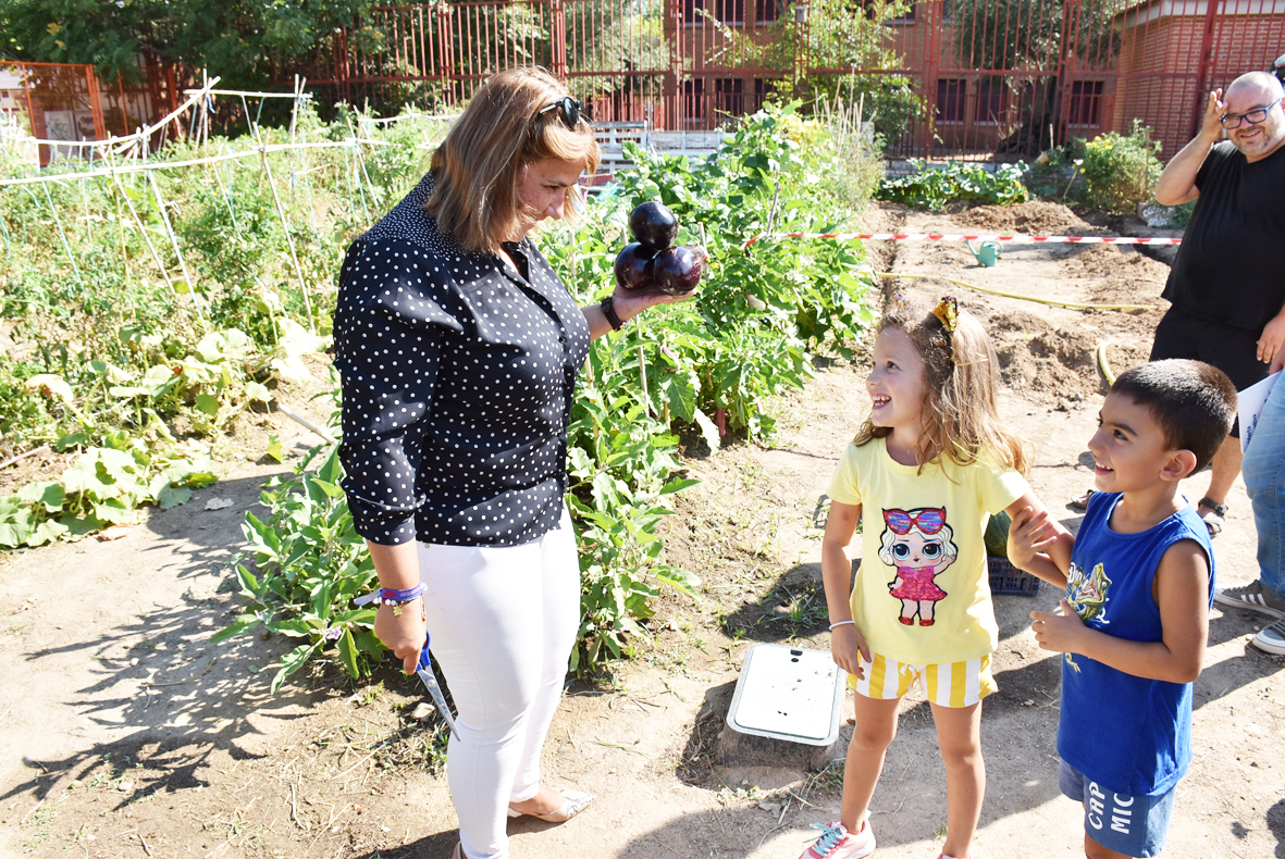 La alcaldesa de Talavera ha elogiado la labor ecológica y solidaria del Club de Familias de la Naturaleza