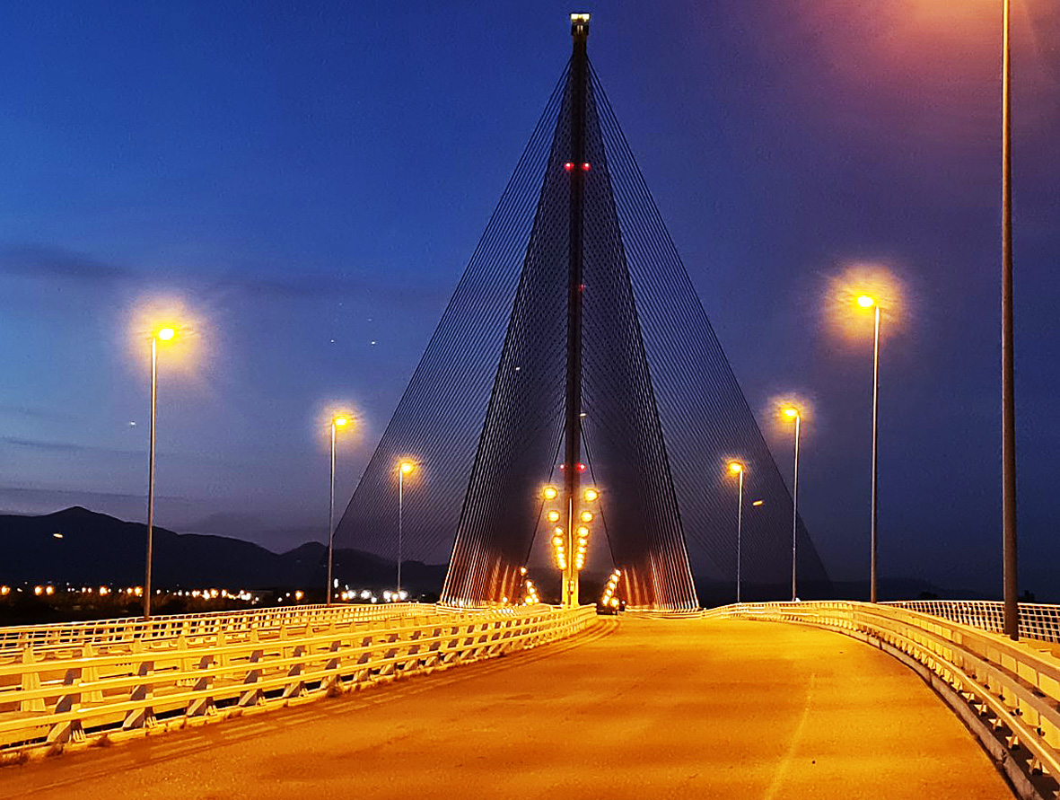 El famoso y polémico puente atirantado de Talavera recobrará su iluminación 