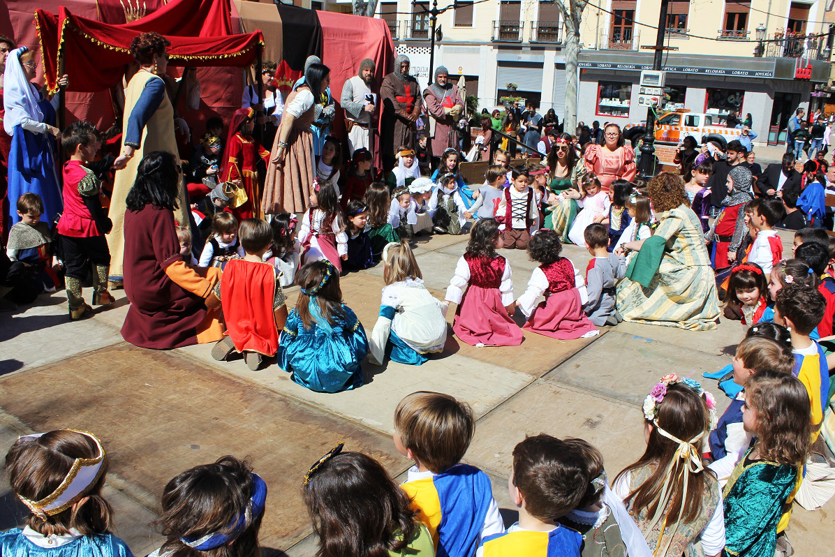 Los niños torrijeños se anticipan a las crónicas de Don Pedro con los pequeños medievales Editorial
