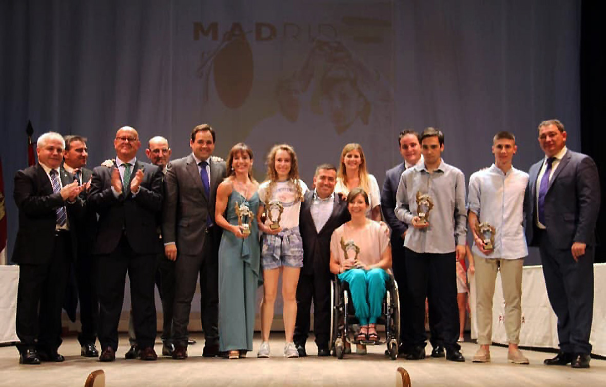 La federación castellano manchega premia a cinco karatecas torrijeñas 