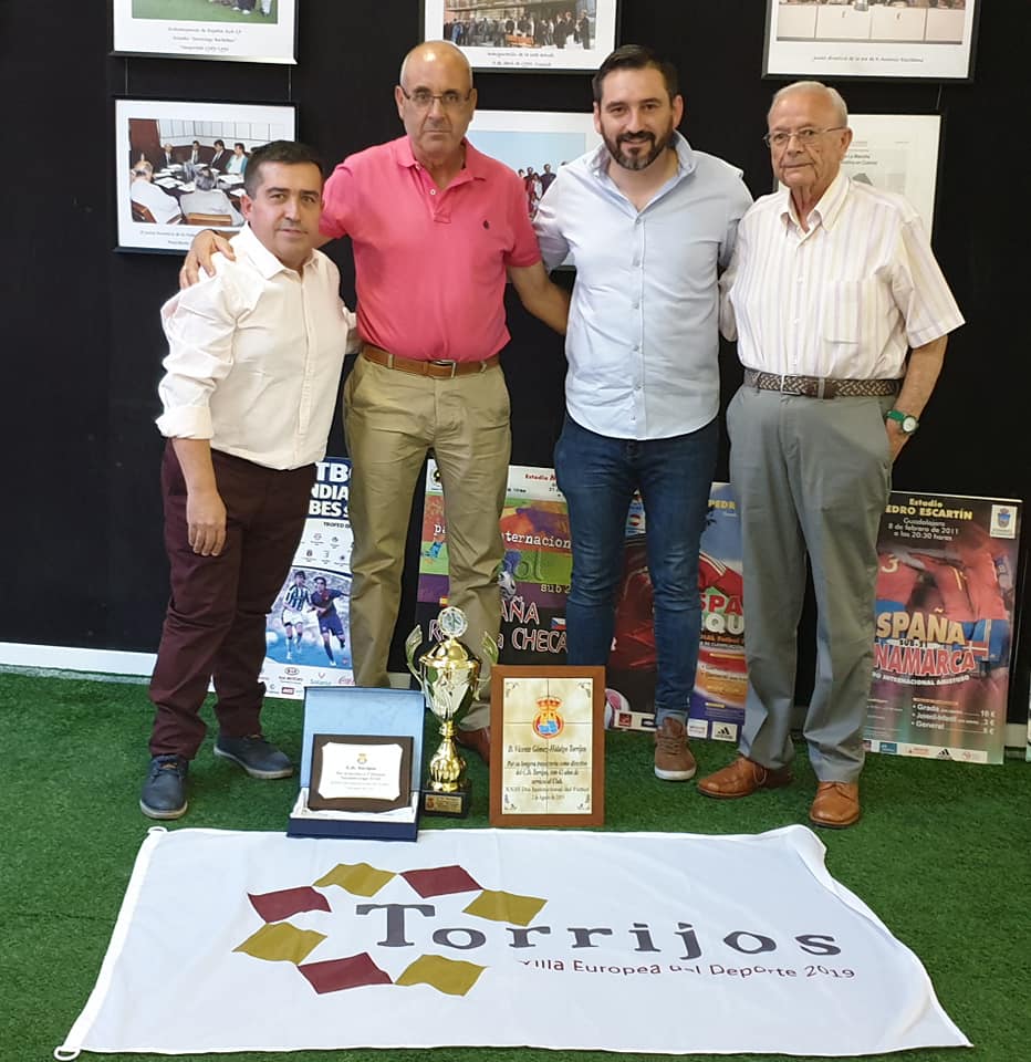 El Club de Fútbol Deportivo Torrijos premiado en Castilla La Mancha Editorial