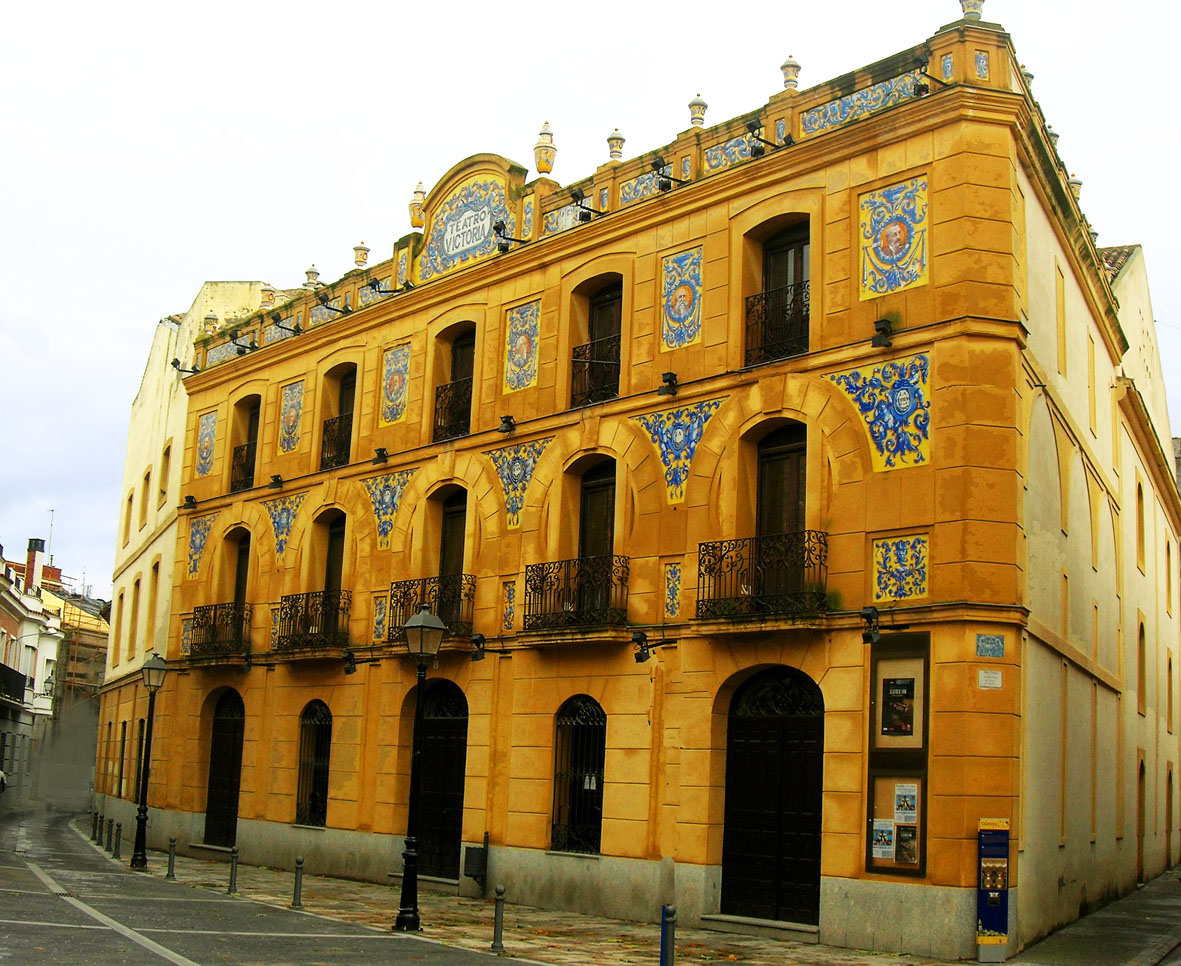 Carlos Gil, ha anunciado que el Ayuntamiento talaverano iniciará la modernización de las infraestructuras culturales Editorial