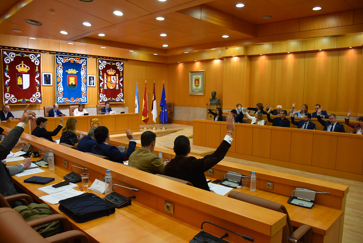 Se aprueba por unanimidad resolver un Plan de Actuación Urbanística con destino industrial frente al IES San Isidro Editorial