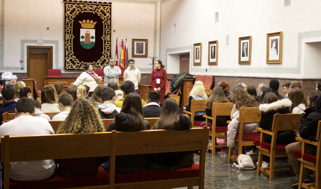 Alumnos de Erasmus pasaron por el Ayuntamiento de Torrijos 