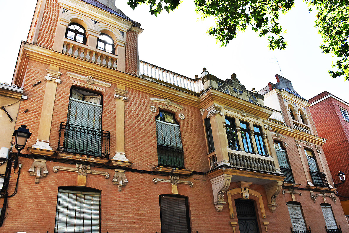 Un edificio modernista con cerámica de Ruiz de Luna acogerá el Conservatorio de Música