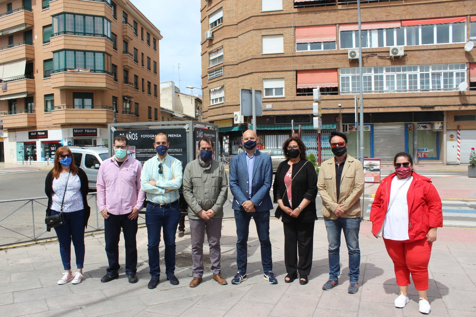 Las calles de Torrijos estrenan fotograf&iacute;as de hechos nacionales