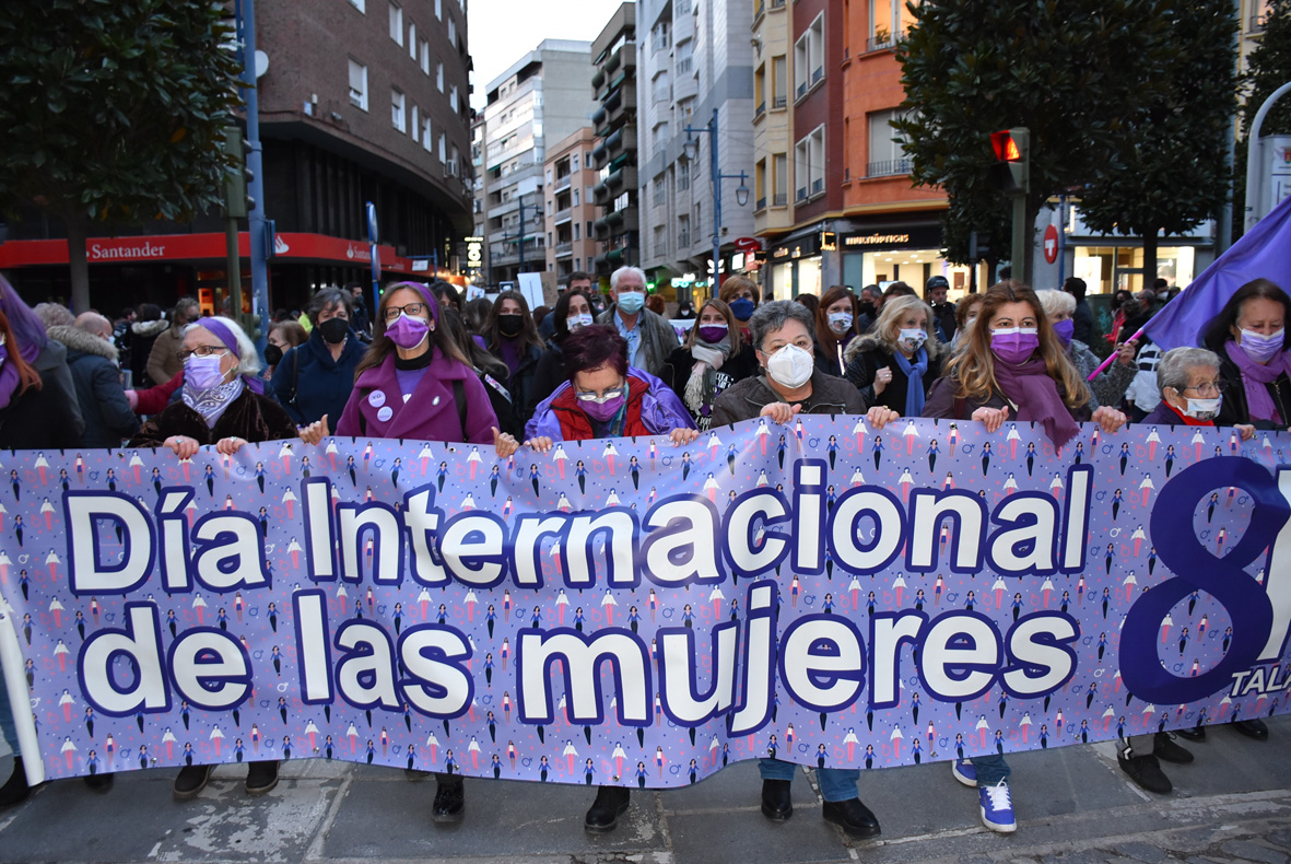 Las calles de Talavera de la Reina se manifiestan por la igualdad entre mujeres y hombres