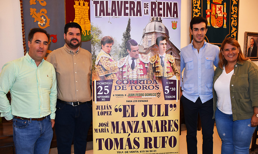 La alcaldía de Talavera recibe al torero Tomás Rufo
